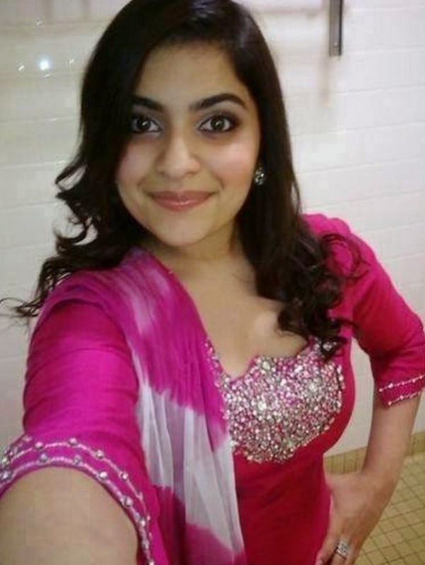 Sexy escort is waiting on sexosingapore.com