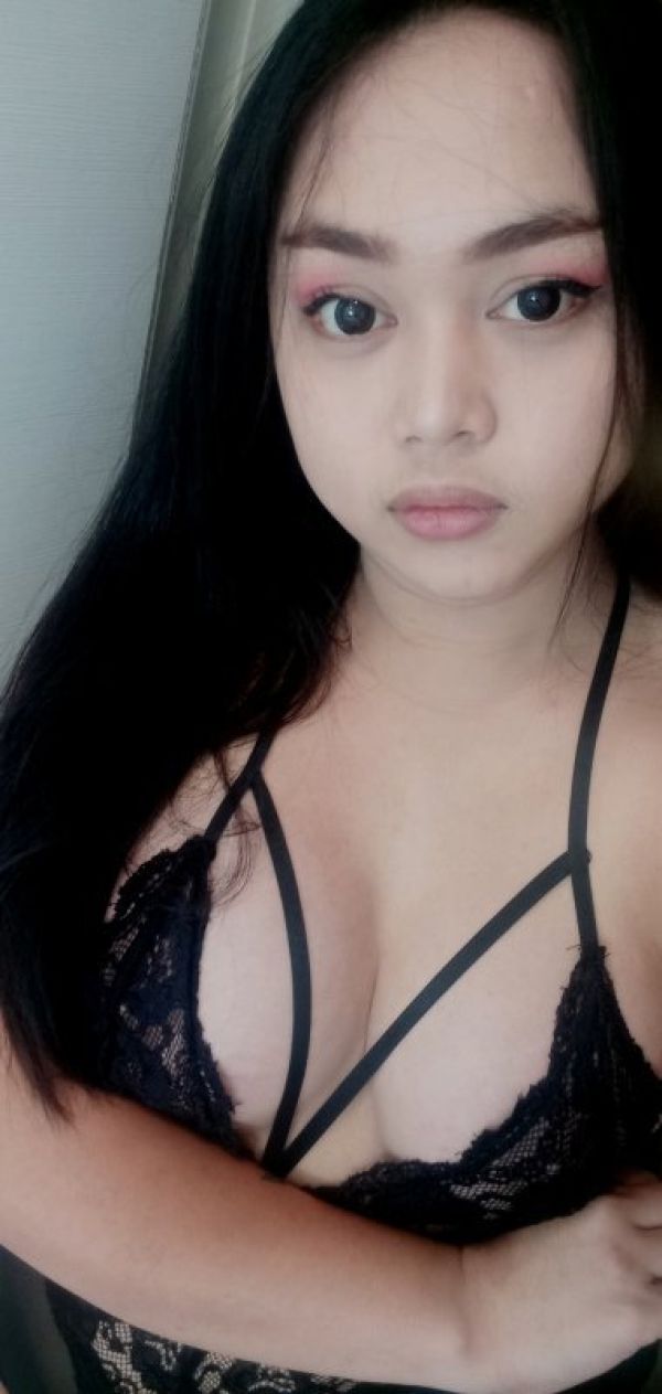 Top class woman will meet a generous man for SGD 300