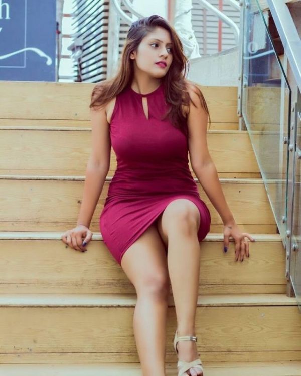 One of the hottest Singapore whores Naina now available on sexosingapore.com