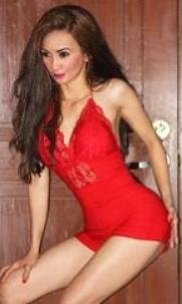 One of the hottest Singapore whores Amanda now available on sexosingapore.com