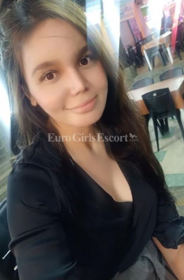 Book online escort girl Rasya in Singapore