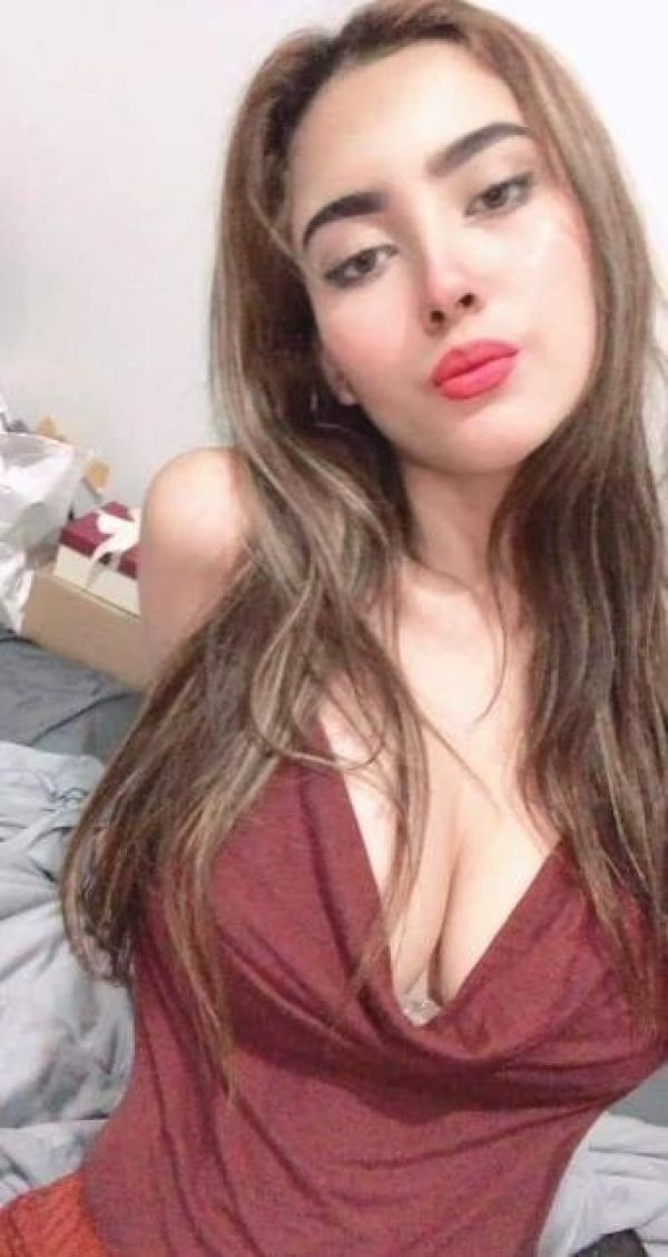 Escort Daiana in Singapore for massage