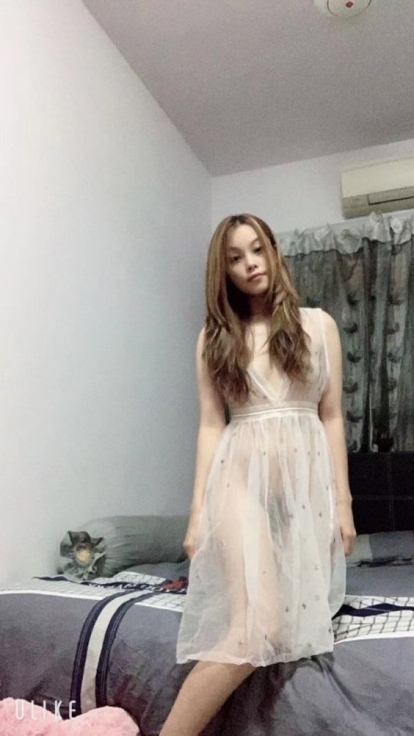 Fetish escort in Singapore meets her clients 24 7